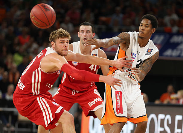 他的发球成 他的发球成